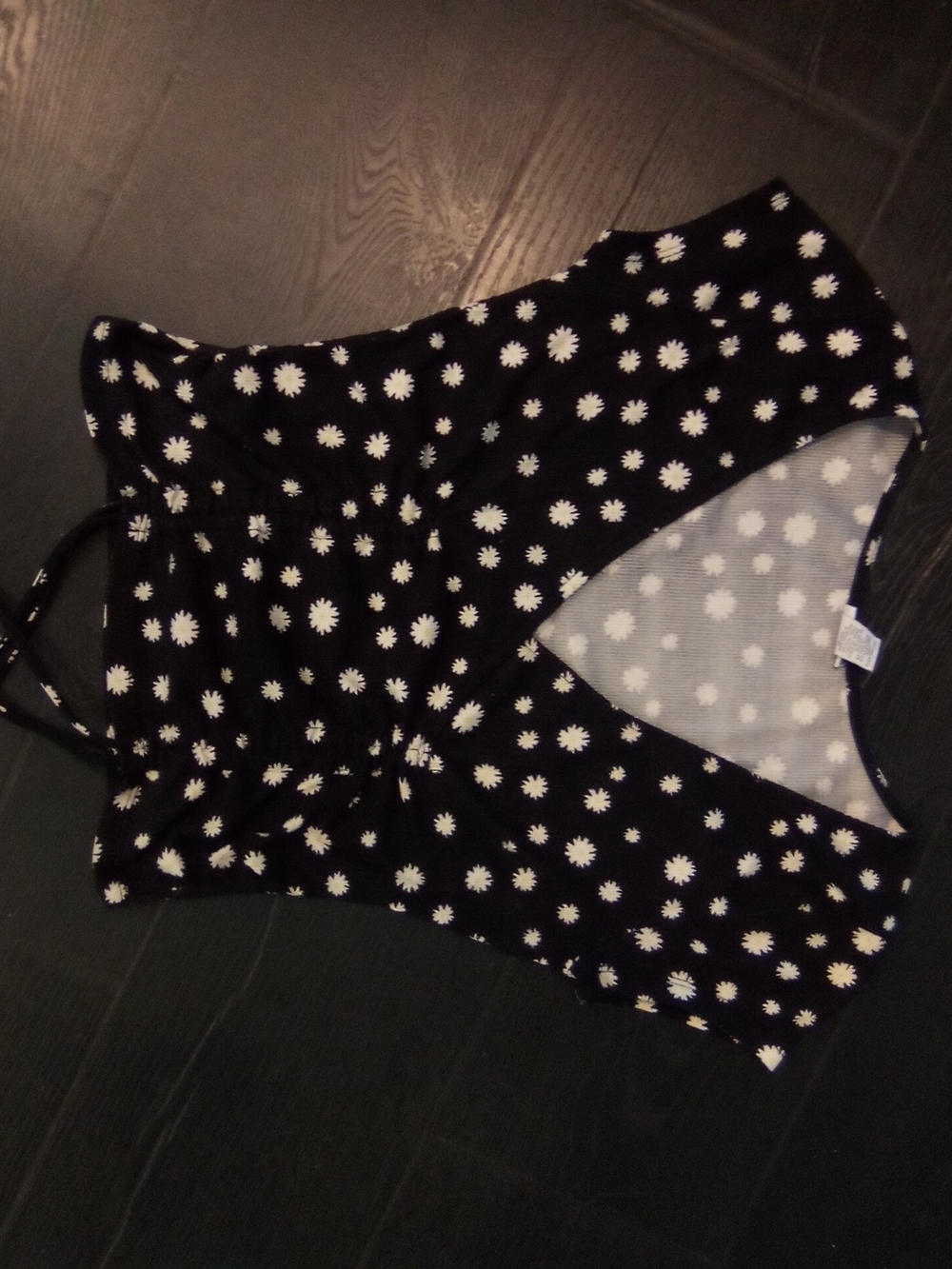 Women’s Black Daisy Print V-Neck Tank Top
